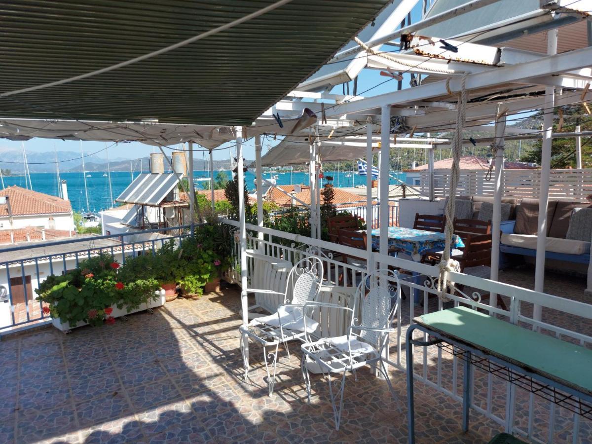 Nikos Rooms And Studios Poros Town Ngoại thất bức ảnh